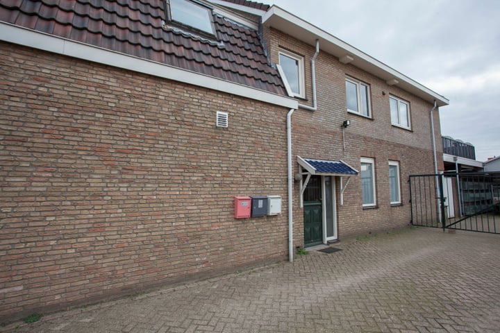 Bekijk foto 2 van Nordhornsestraat 14-A