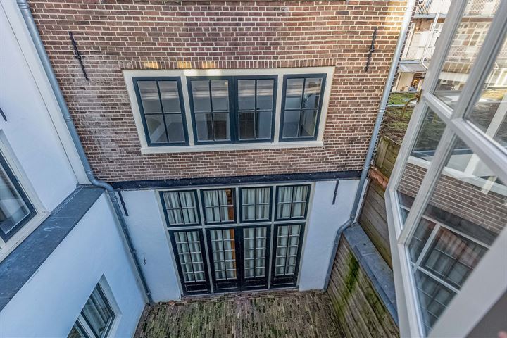 View photo 10 of Bloemstraat 188-F