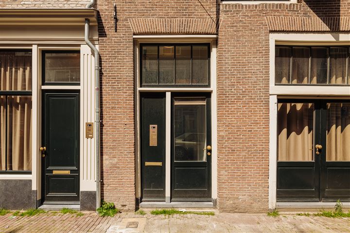 View photo 17 of Bloemstraat 188-F