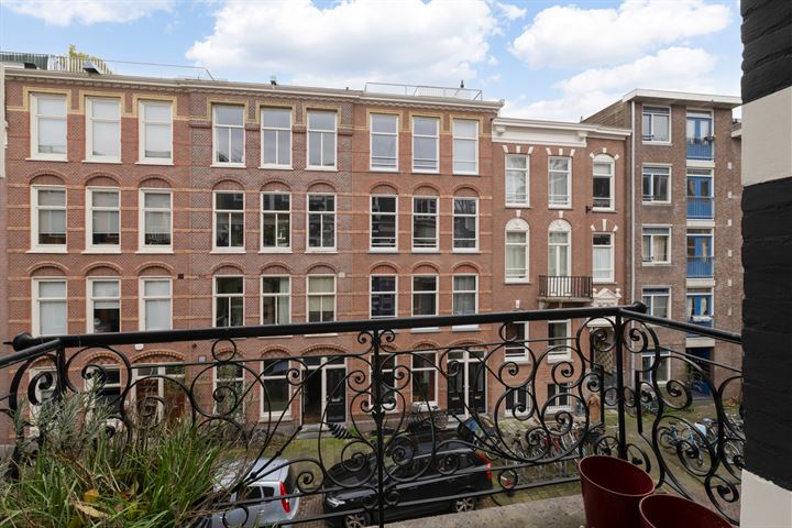 Bekijk foto 12 van Van Eeghenstraat 34-2