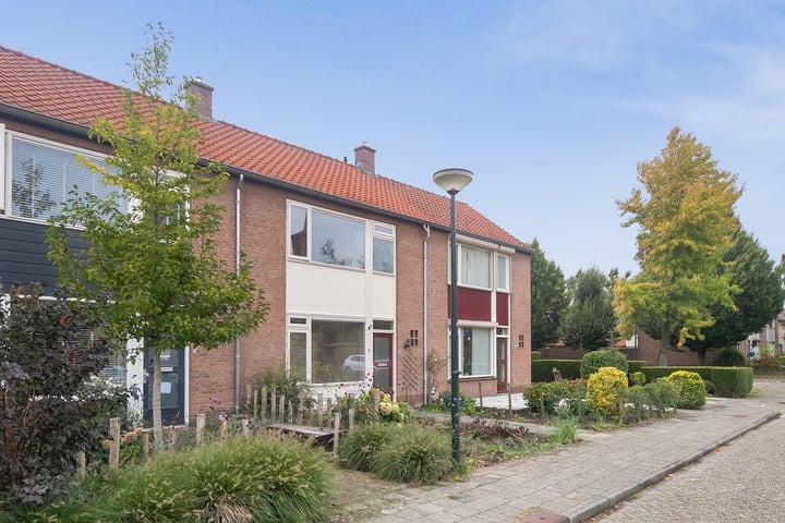 Bekijk foto 5 van Tulpstraat 10