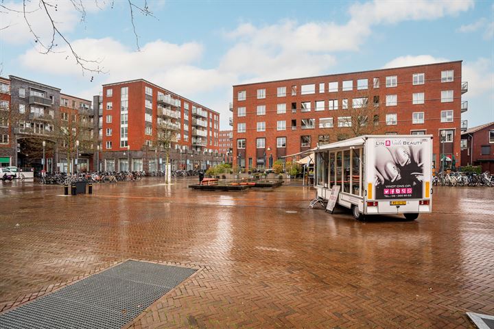 Bekijk foto 43 van Piazza 107