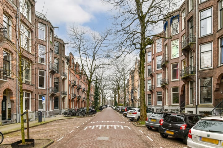 View photo 48 of Van Breestraat 111-2