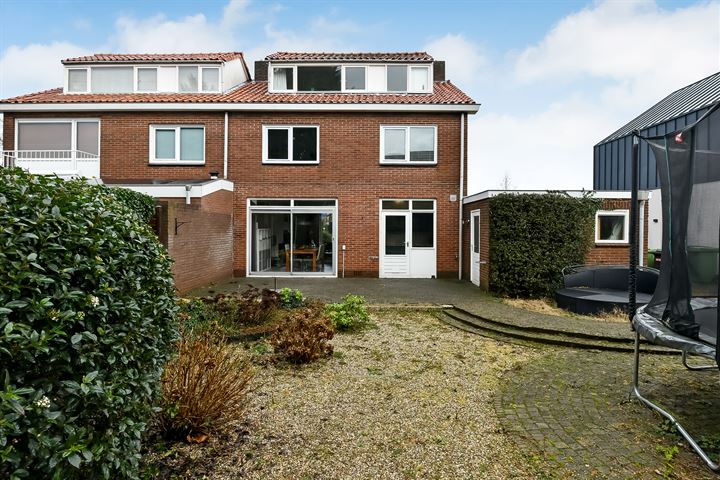 Bekijk foto 47 van Van Oldenbarneveltstraat 20