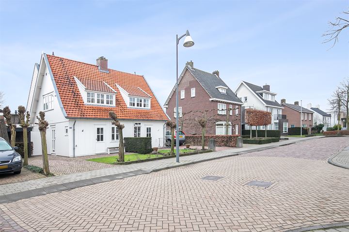 Bekijk foto 34 van Oranjestraat 25