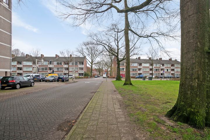 Bekijk foto 33 van Ringweg-Randenbroek 58-A