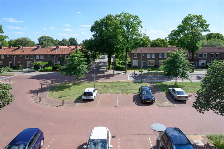 View photo 8 of Roodborstlaan 27