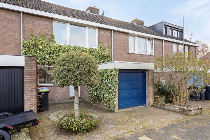 Bekijk foto 24 van Lijsterbesstraat 52