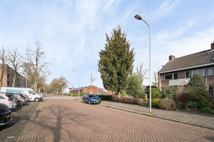 Bekijk foto 35 van Madernolaan 26