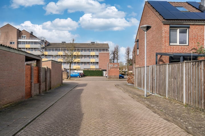 Bekijk foto 41 van Frans Coehorststraat 19