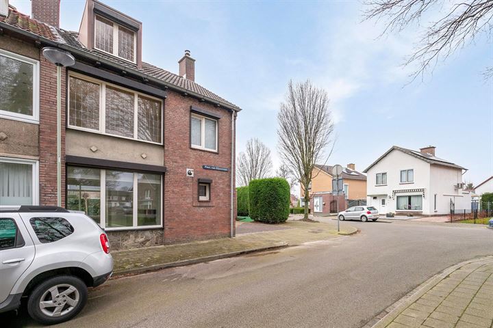 View photo 2 of Pastoor van Eijsstraat 11