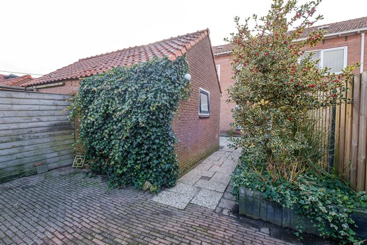 Bekijk foto 4 van Trompstraat 5