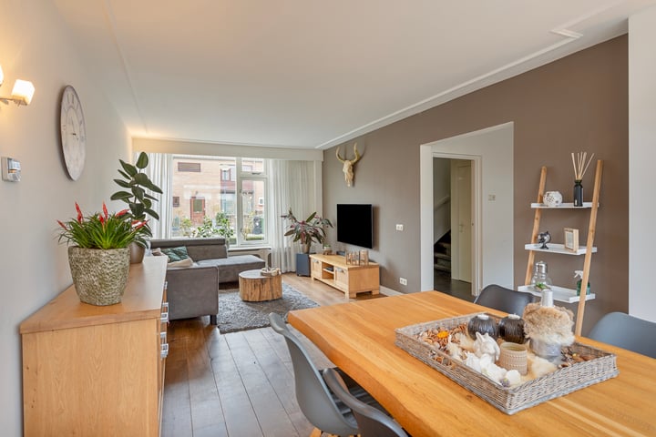 Bekijk foto 2 van Jan van Ruusbroeckstraat 41