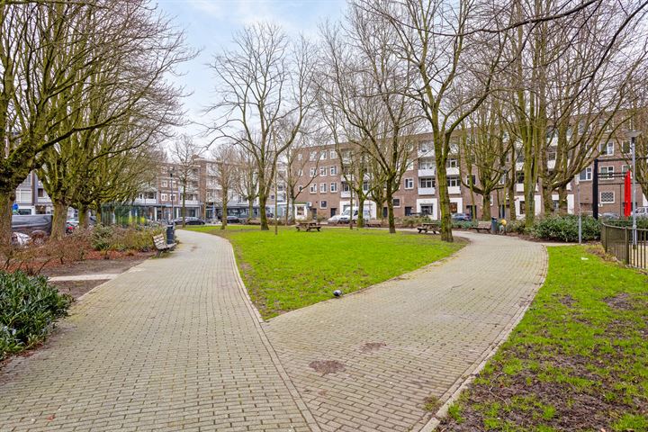 Bekijk foto 32 van Bredestraat 7-D