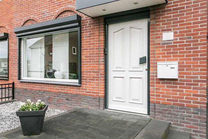 Bekijk foto 2 van Ridder Vosstraat 7