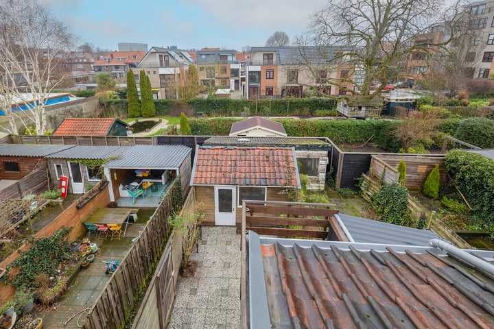 Bekijk foto 43 van van Strijenstraat 26