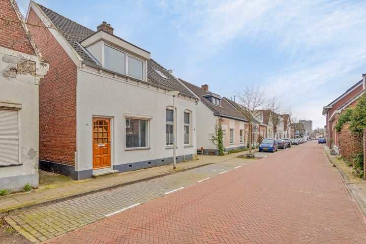 Bekijk foto 25 van Esstraat 64