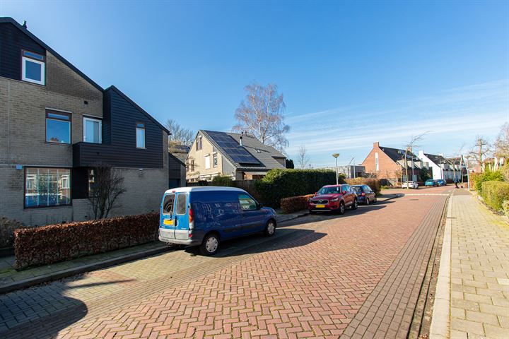 View photo 51 of Pr van Oranjestraat 102