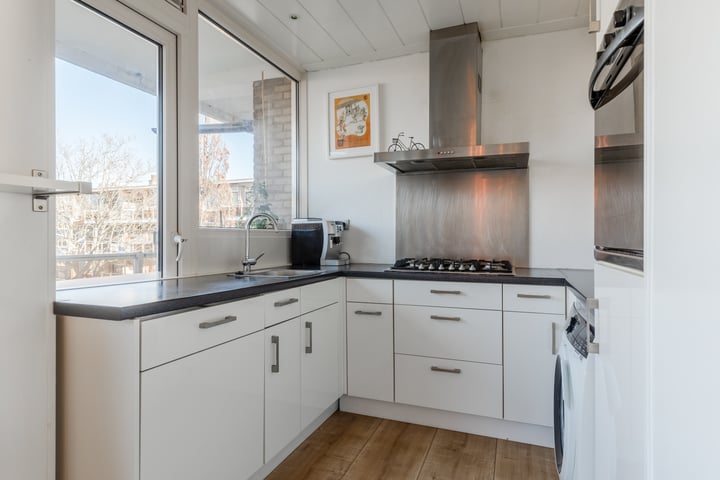 Bekijk foto 3 van Julianaplantsoen 120