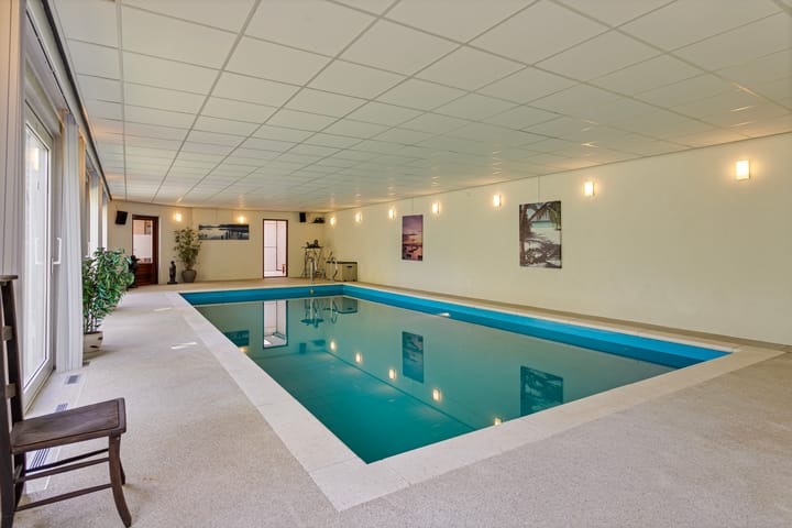 Photo 2 of Teugenaarsstraat 39