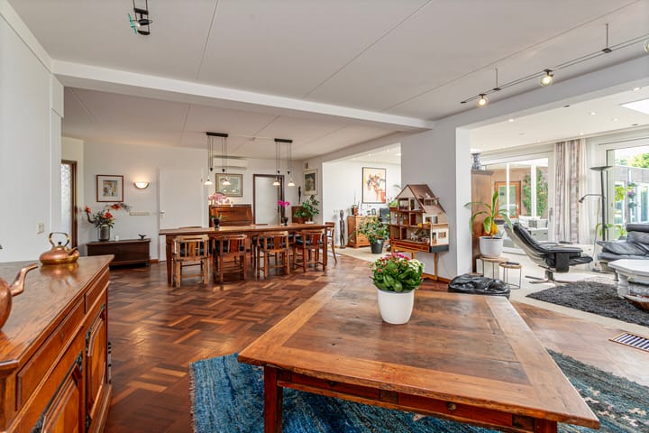 Photo 6 of Teugenaarsstraat 39