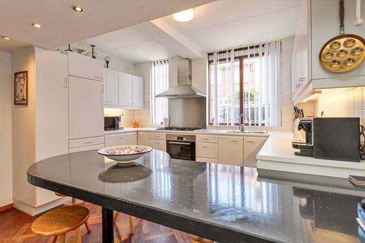 Photo 9 of Teugenaarsstraat 39