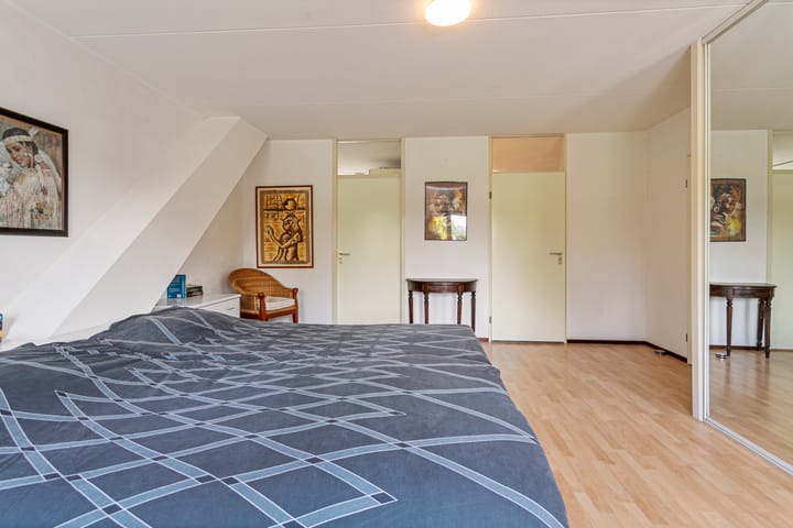 Photo 30 of Teugenaarsstraat 39