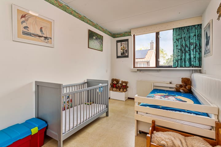 Photo 32 of Teugenaarsstraat 39