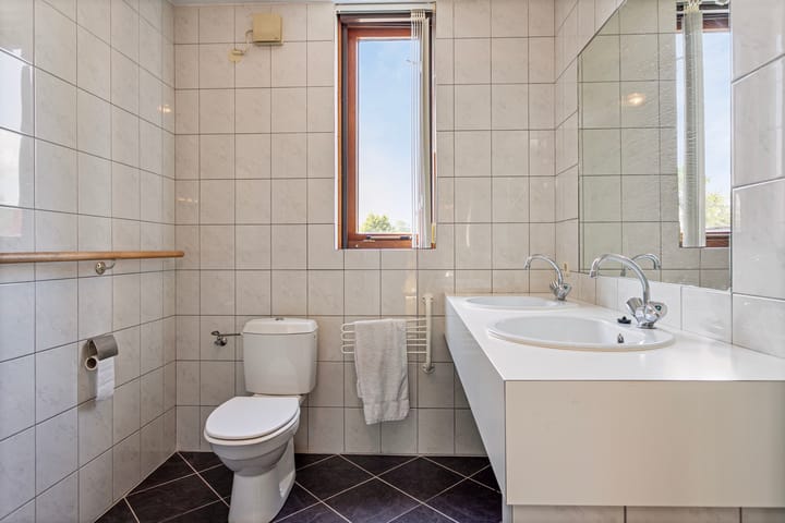 Photo 34 of Teugenaarsstraat 39