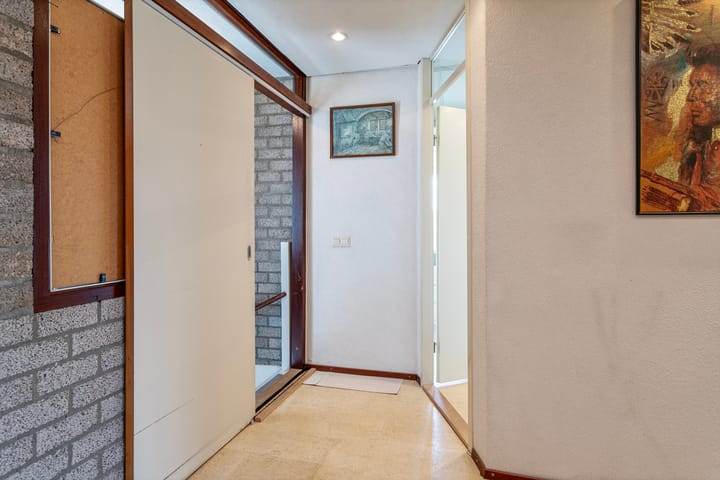 Photo 37 of Teugenaarsstraat 39