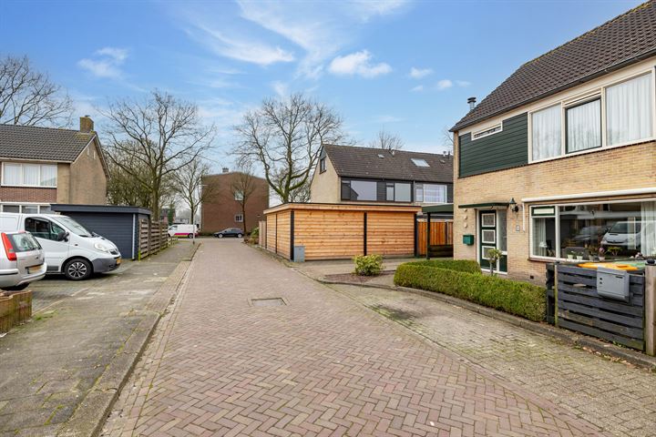 Bekijk foto 54 van van Laarstraat 8