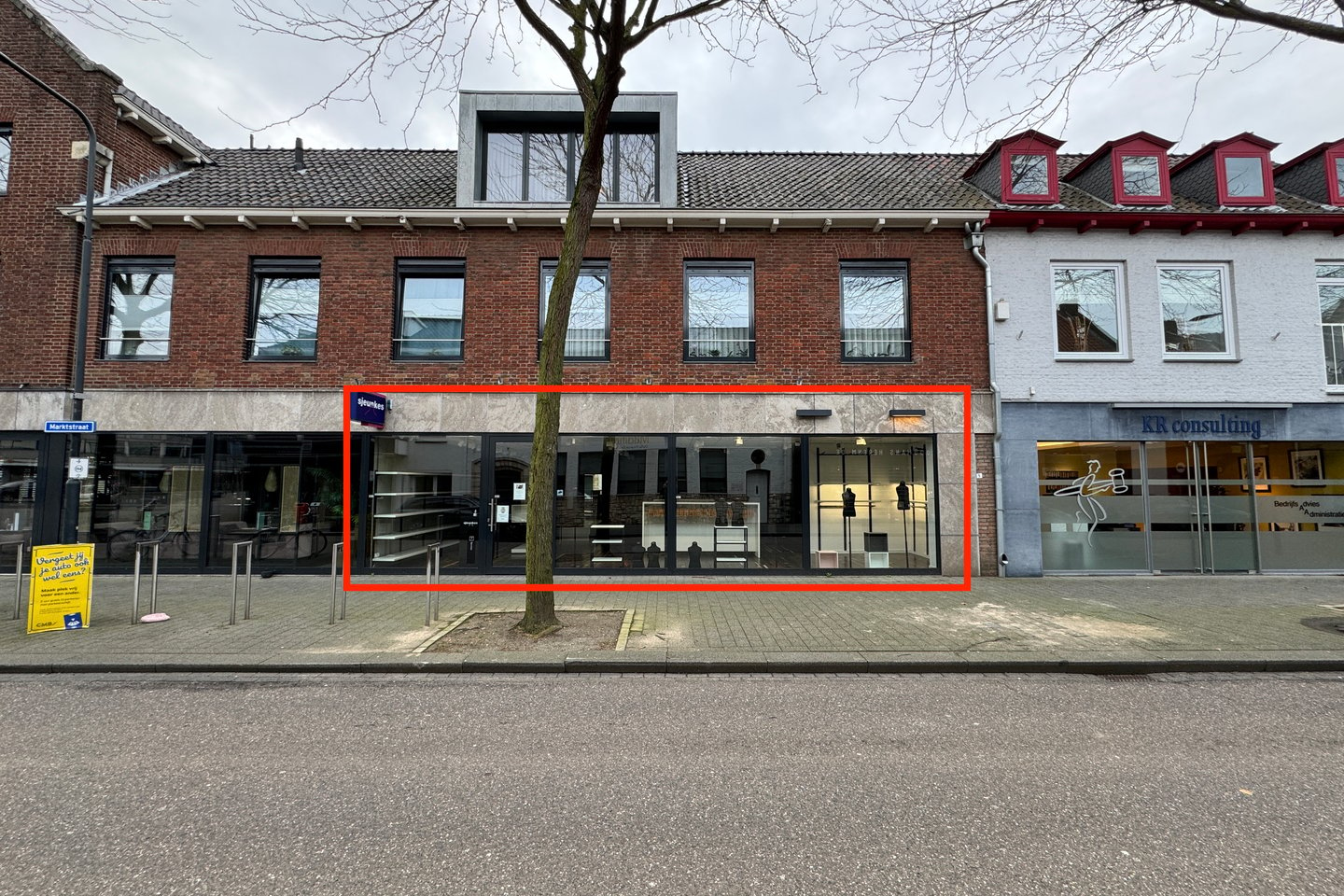 Bekijk foto 1 van Marktstraat 7