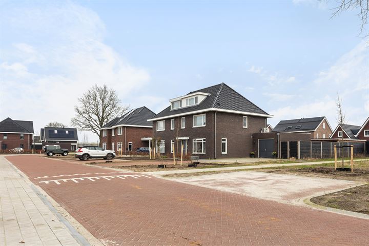 Bekijk foto 44 van Fokkerstraat 4