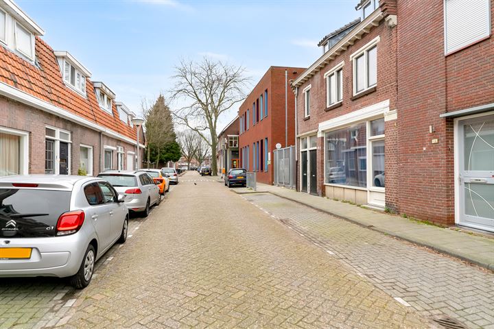 View photo 26 of Staringstraat 18