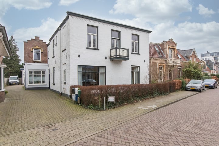 Bekijk foto 36 van Parkstraat 21