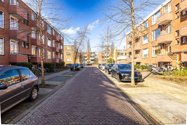 View photo 32 of Frans van Mierisstraat 48