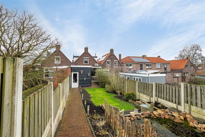 Bekijk foto 40 van Burg. Langebeekestraat 4