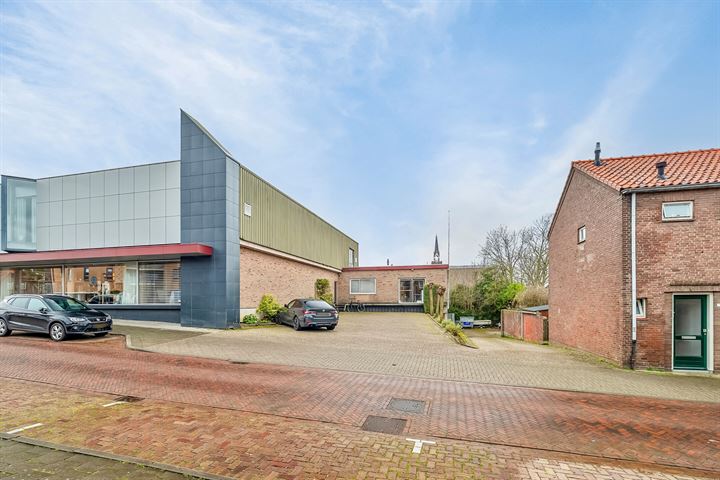 Bekijk foto 43 van Burg. Langebeekestraat 4