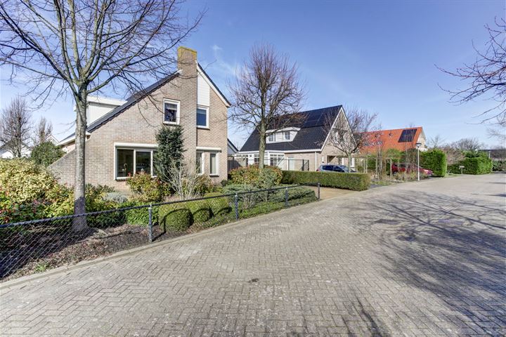 Bekijk foto 3 van Roerdompstraat 1