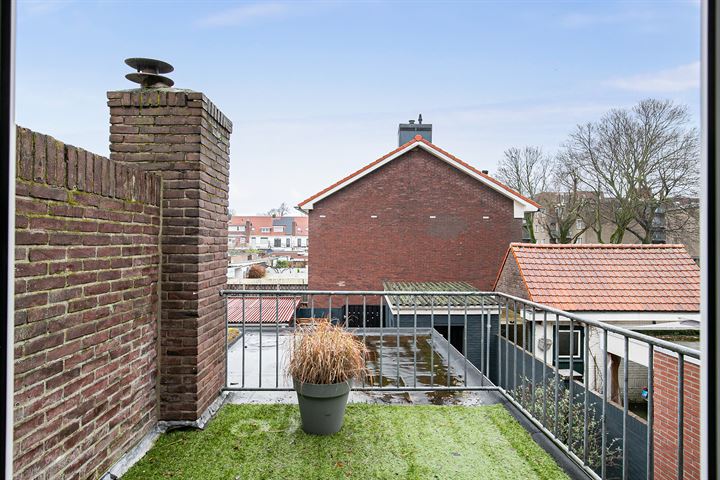 Bekijk foto 40 van Bergen op Zoomstraat 4