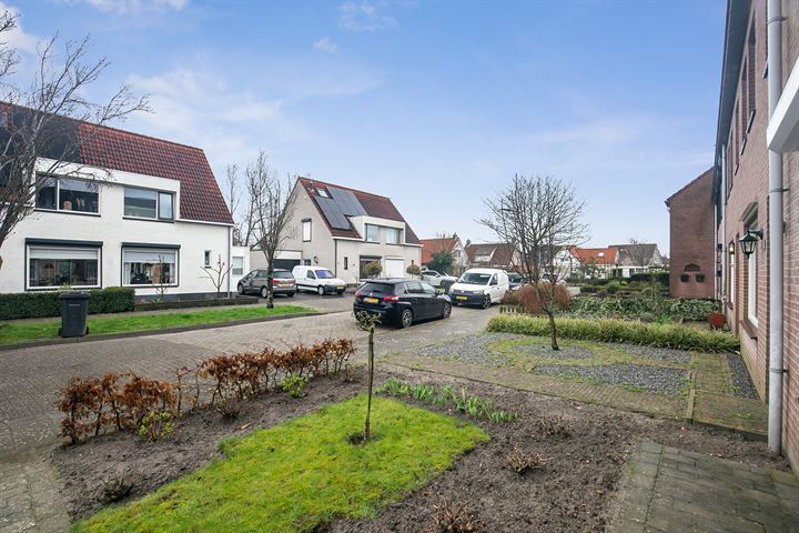 Bekijk foto 4 van Seringestraat 10