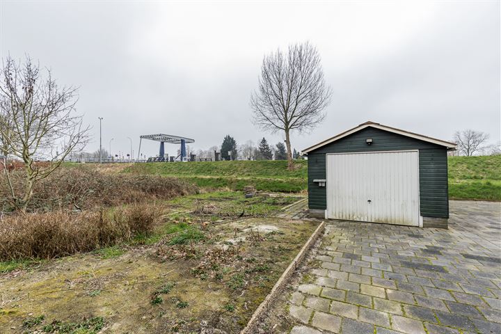 Bekijk foto 36 van Roggeplein 5