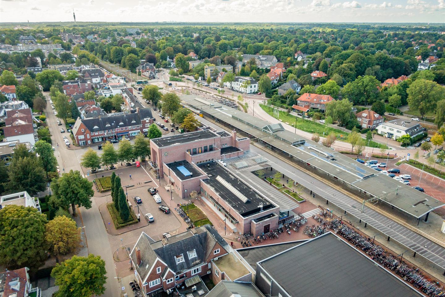 Bekijk foto 1 van Stationsplein 3