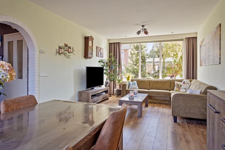 View photo 14 of Beatrixstraat 25