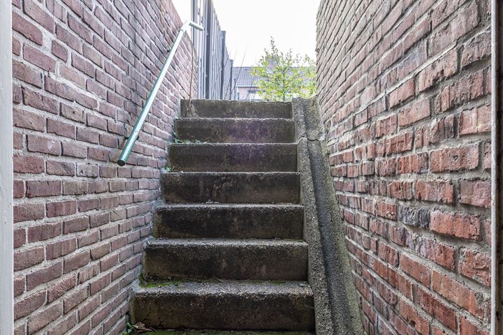 View photo 21 of Middelburgstraat 30