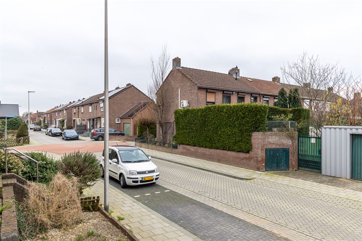 Bekijk foto 38 van Middelburgstraat 30