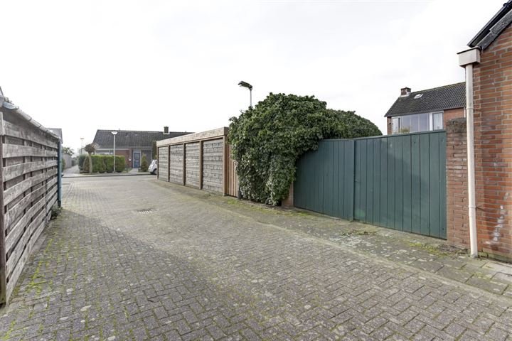 Bekijk foto 30 van Van der Wellenstraat 9