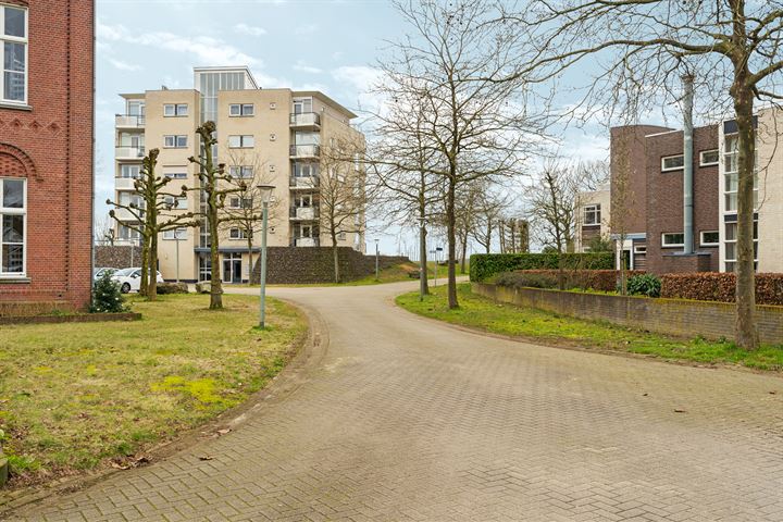 Bekijk foto 39 van Maasstaete 49