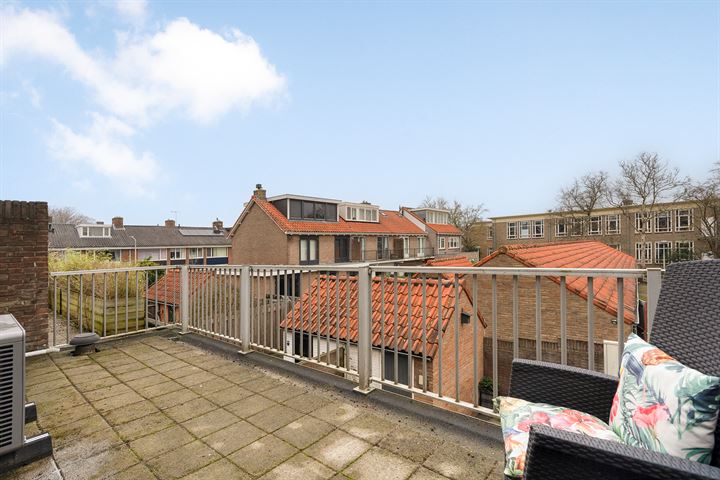 Bekijk foto 17 van Van Maasdijklaan 8