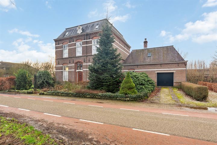 Bekijk foto 3 van Loonsestraat 2